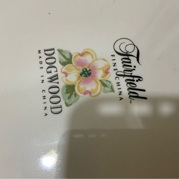 FAIRFIELD Fine China  DOGWOOD 4 dinner plates Floral Gold Rim 10.5” G21 - Picture 6 of 6